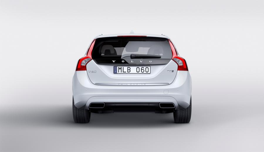  Volvo V60 Twin Engine 2015 года  (фото 15 из 17)